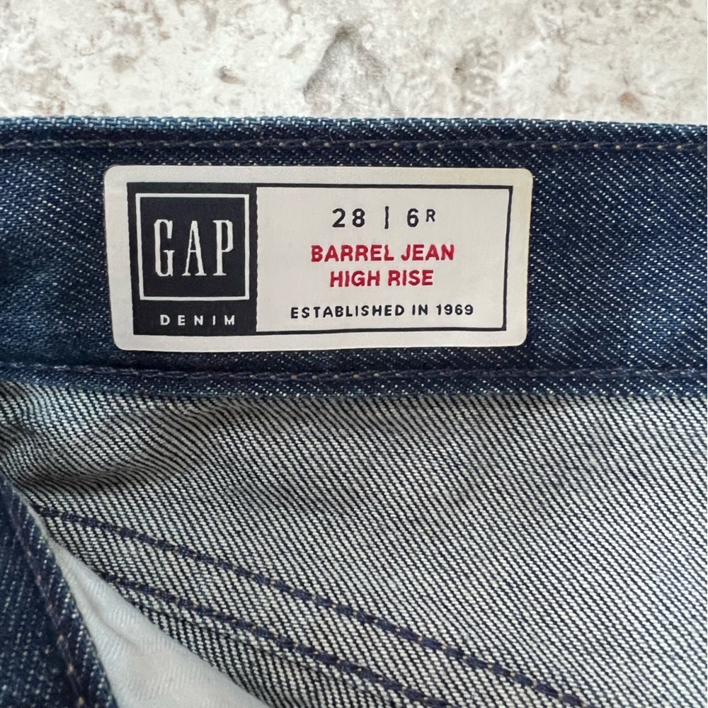 Gap Denim High Rise Barrel Ankle Length Jeans in Dark Indigo Blue, size 28/6R - Picture 7 of 12